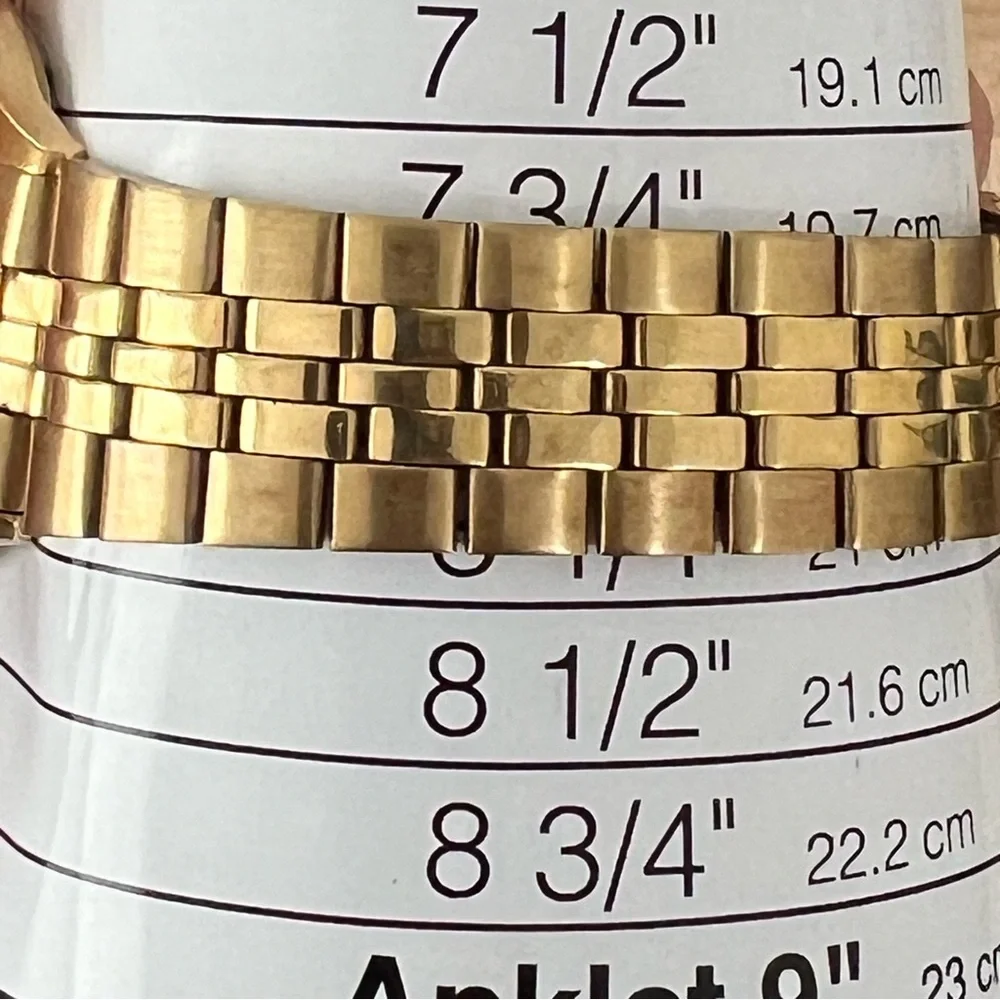 Seiko SQ Vintage Men’s Watch Black Dial Gold-Tone Bracelet Day Date Window